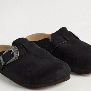 New never worn Torrid Western Buckle black clog (ww)
